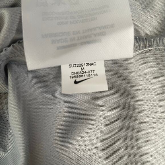 Nike RUN Polo Shirt Men’s Size Medium Gray NWT - Picture 10 of 11